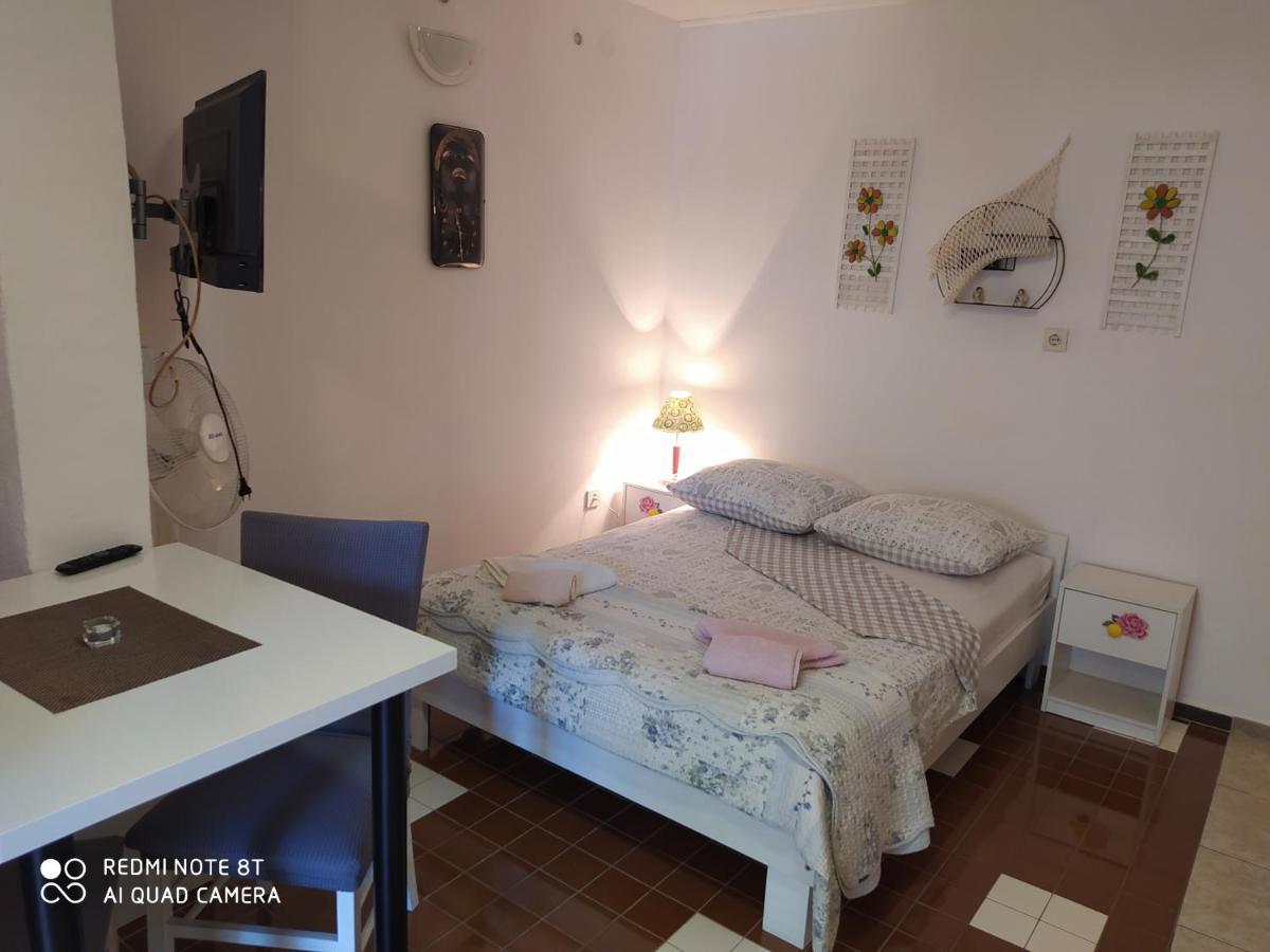 Apartments Ante Tribalj エクステリア 写真