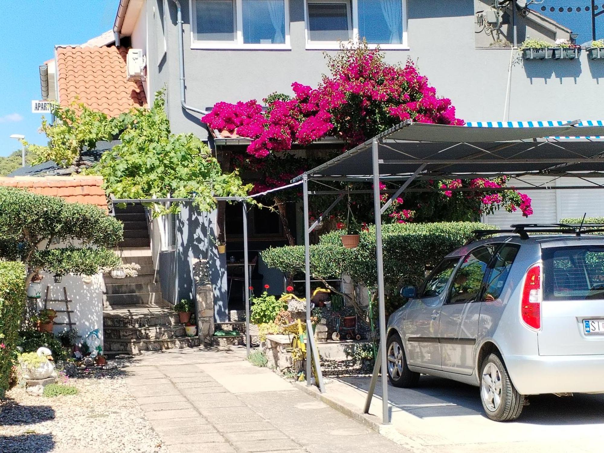 Apartments Ante Tribalj エクステリア 写真